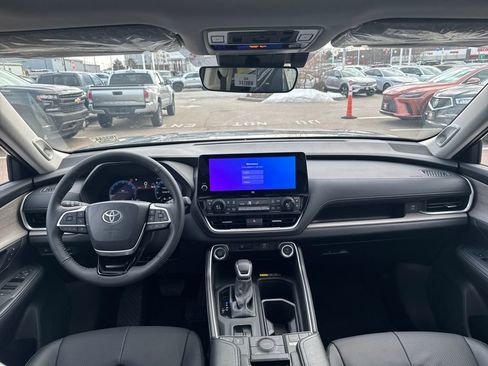 New 2026 Toyota Grand Highlander Limited image 9