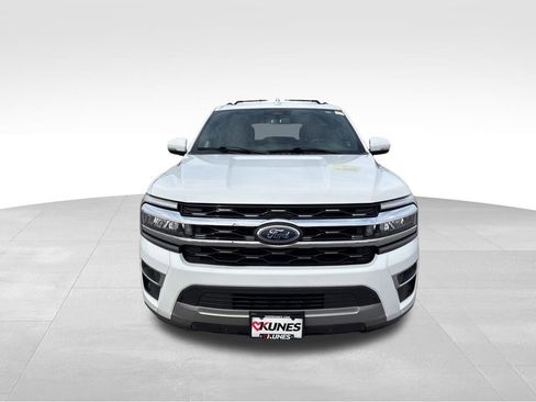 Used 2024 Ford Expedition Limited AWD/4WD image 2