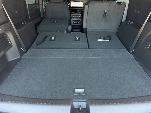 New 2026 Chevrolet Traverse LT FWD image 16