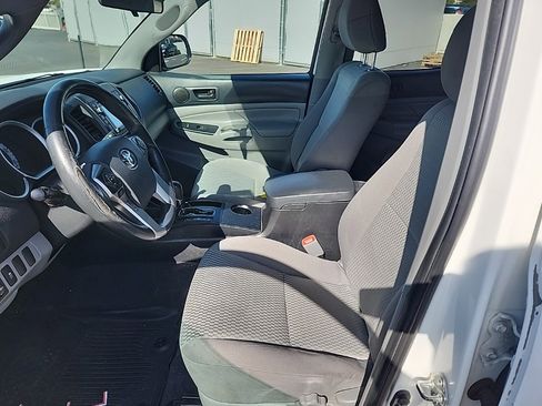 Used 2015 Toyota Tacoma PreRunner image 10