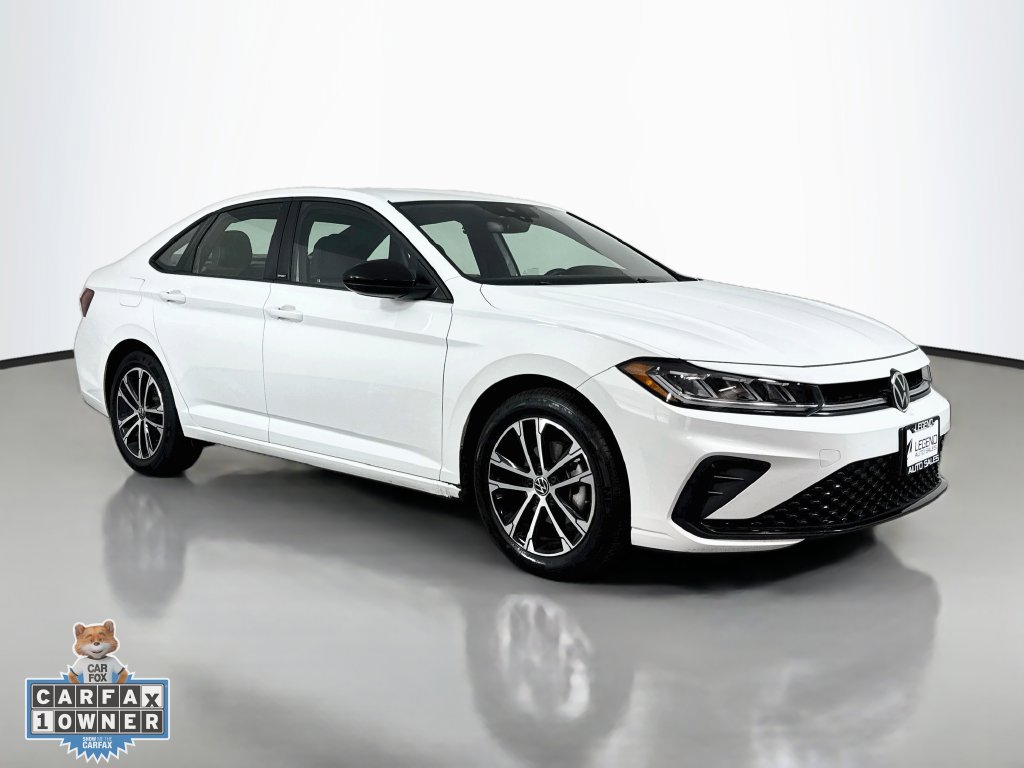 Used 2025 Volkswagen Jetta Sport FWD image 4