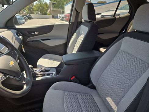 Used 2024 Chevrolet Equinox LS w/ LS Convenience Package FWD image 4