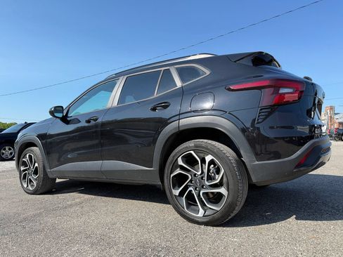 Used 2024 Chevrolet Trax RS w/ Driver Confidence Package FWD image 4