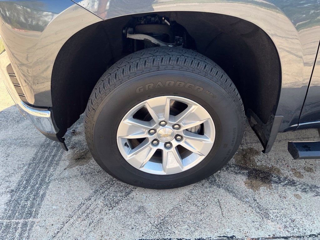 Used 2022 Chevrolet Silverado 1500 LT AWD/4WD image 2