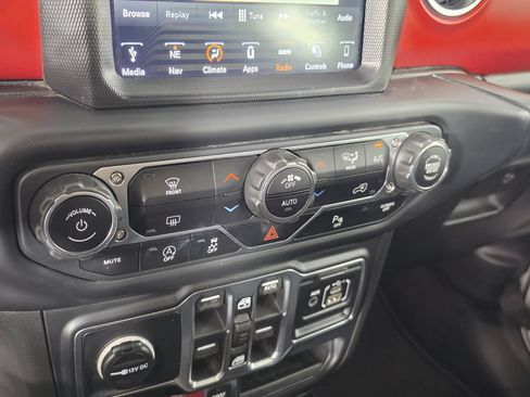 Used 2019 Jeep Wrangler Unlimited Rubicon AWD/4WD image 26