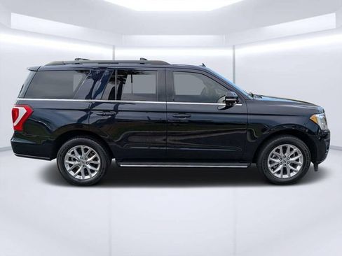 Used 2021 Ford Expedition XLT RWD image 2