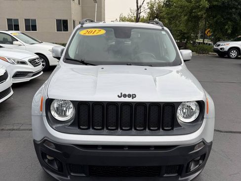 Used 2017 Jeep Renegade Altitude FWD image 3