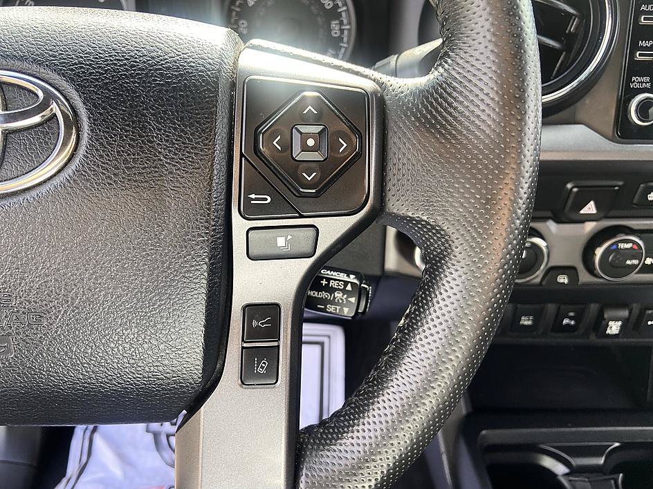 Used 2020 Toyota Tacoma TRD Sport w/ TRD Premium Sport Package AWD/4WD image 23