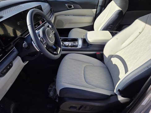 New 2026 Kia Carnival EX image 6