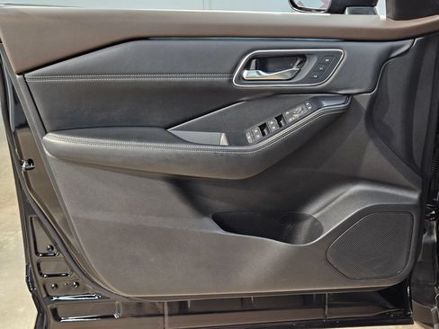 Used 2022 Nissan Rogue Platinum w/ Head-Up Display Package FWD image 20