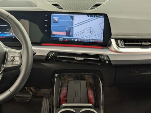 Used 2025 BMW X1 xDrive28i w/ Technology Package image 27