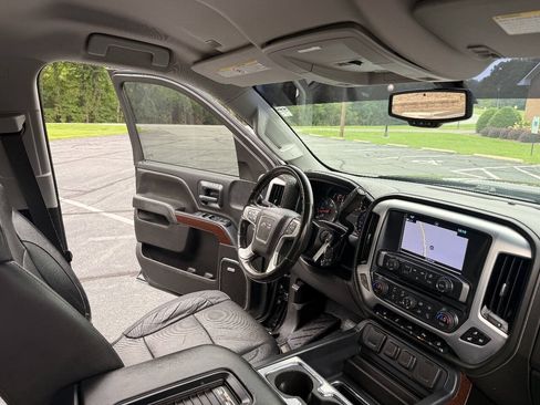 Used 2018 GMC Sierra 2500 SLT AWD/4WD image 21