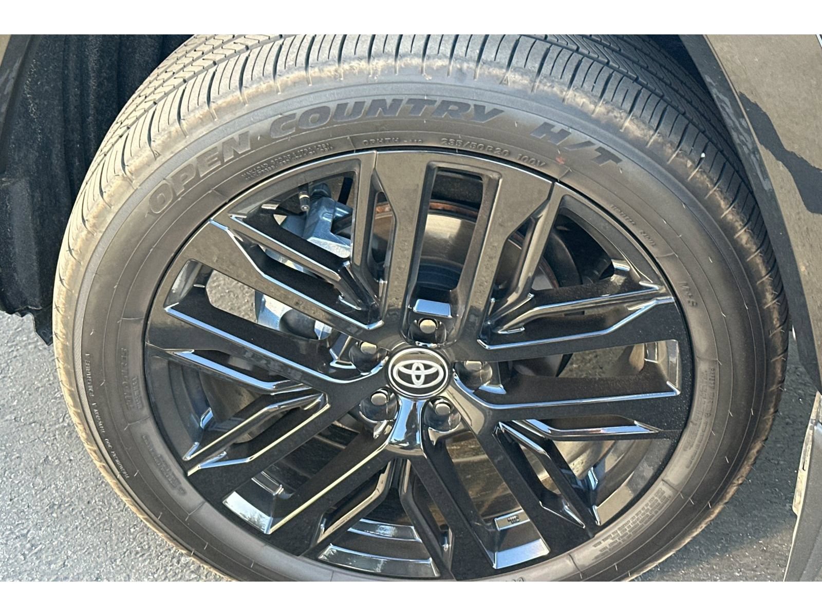 Certified 2026 Toyota RAV4 XSE w/ Panoramic Sun Roof Package AWD/4WD image 4