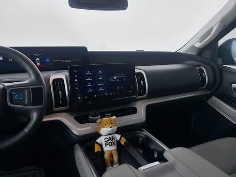 Used 2025 Ford Expedition Active RWD image 24