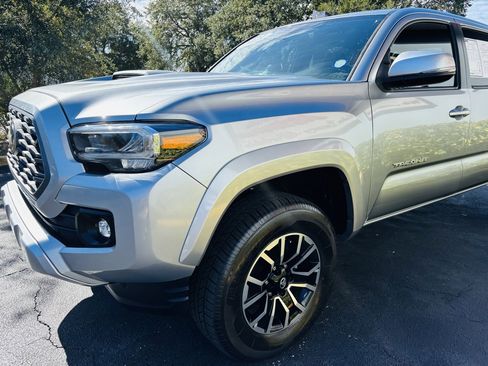 Used 2022 Toyota Tacoma TRD Sport image 2