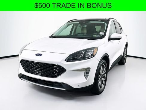 Certified 2022 Ford Escape Titanium w/ Class II Trailer Tow Package AWD/4WD image 3