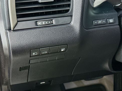 Used 2018 Lexus RX 450h RX 450h w/ Premium Package image 17