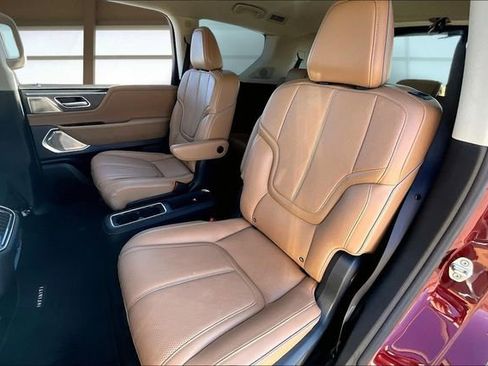 Certified 2025 INFINITI QX80 Sensory image 26