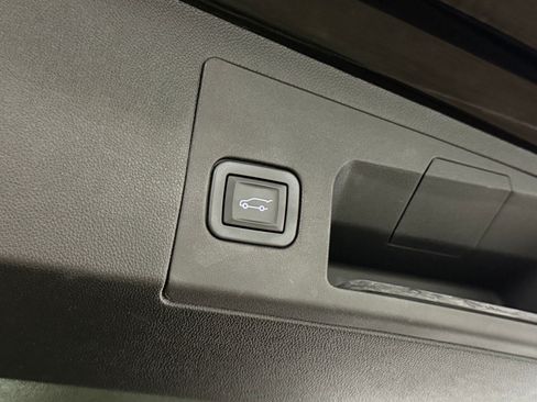 Used 2019 Cadillac XT5 Platinum AWD/4WD image 42