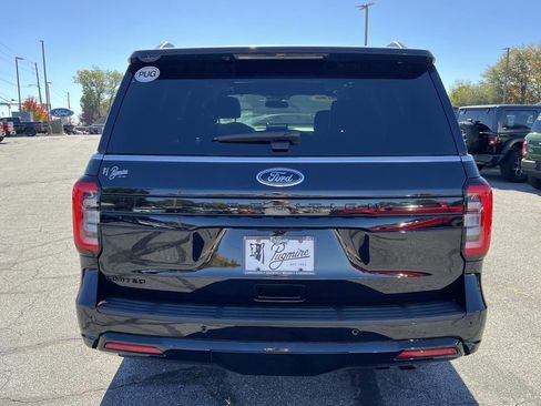 Used 2024 Ford Expedition Limited image 6