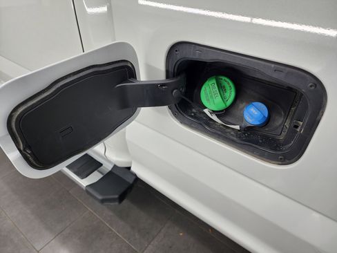 Used 2022 Ford F350 Lariat w/ Lariat Ultimate Package image 32