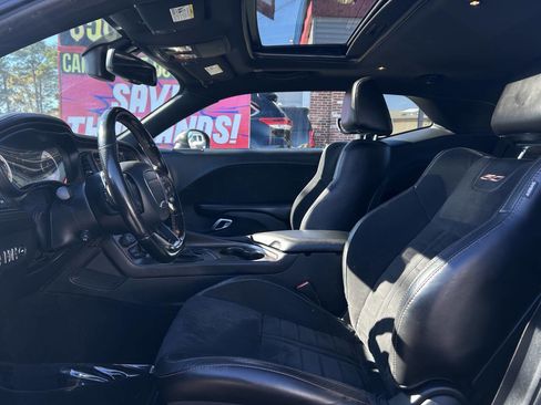 Used 2020 Dodge Challenger R/T image 8