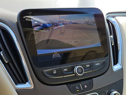 Used 2020 Chevrolet Malibu LT w/ Leather Package image 18