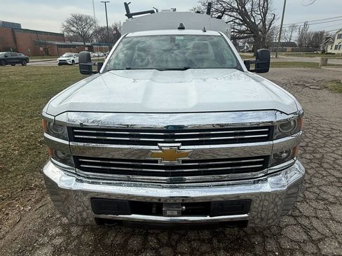 Used 2015 Chevrolet Silverado 3500 W/T RWD image 2