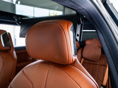 Used 2024 BMW i7 xDrive60 image 41