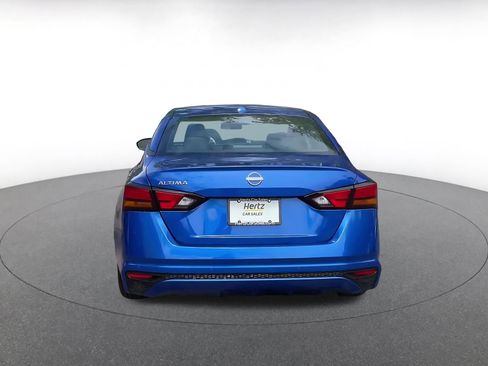 Used 2025 Nissan Altima 2.5 SV image 11