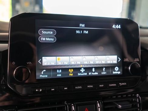 Used 2025 Nissan Pathfinder Platinum w/ Black Appearance Package AWD/4WD image 31