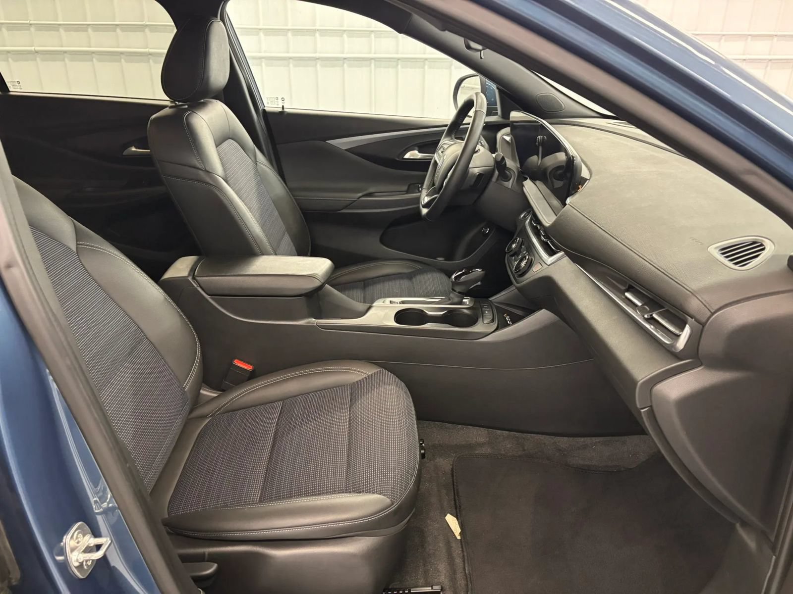 Used 2024 Buick Envista Preferred w/ Convenience I Package FWD image 31