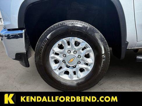 Used 2022 Chevrolet Silverado 3500 LT w/ Advanced Trailering Package AWD/4WD image 9