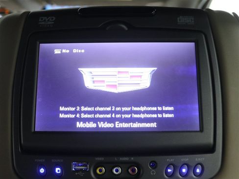 Used 2018 Cadillac Escalade ESV Platinum AWD/4WD image 26