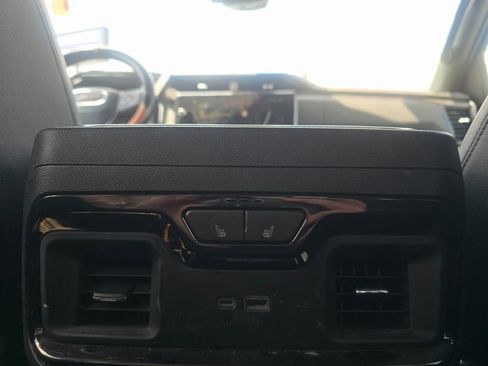 Used 2024 GMC Sierra 2500 AT4 w/ AT4 Premium Plus Package image 14