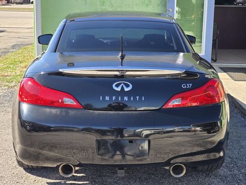 Used 2010 INFINITI G37 Base 2dr Convertible w/ Premium Pkg image 7