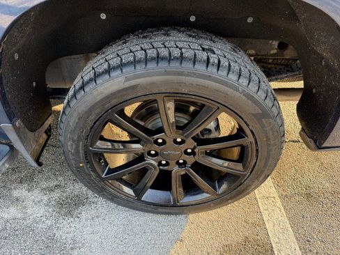 Used 2019 Chevrolet Silverado 1500 High Country image 14