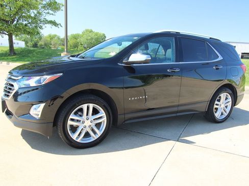 Used 2021 Chevrolet Equinox Premier AWD/4WD image 17