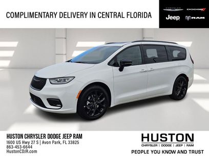 New 2026 Chrysler Pacifica Limited