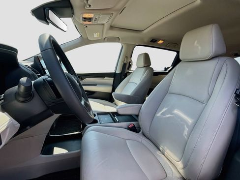 Used 2026 Honda Odyssey EX-L image 12