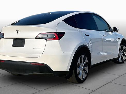 Used 2021 Tesla Model Y Long Range AWD/4WD image 11