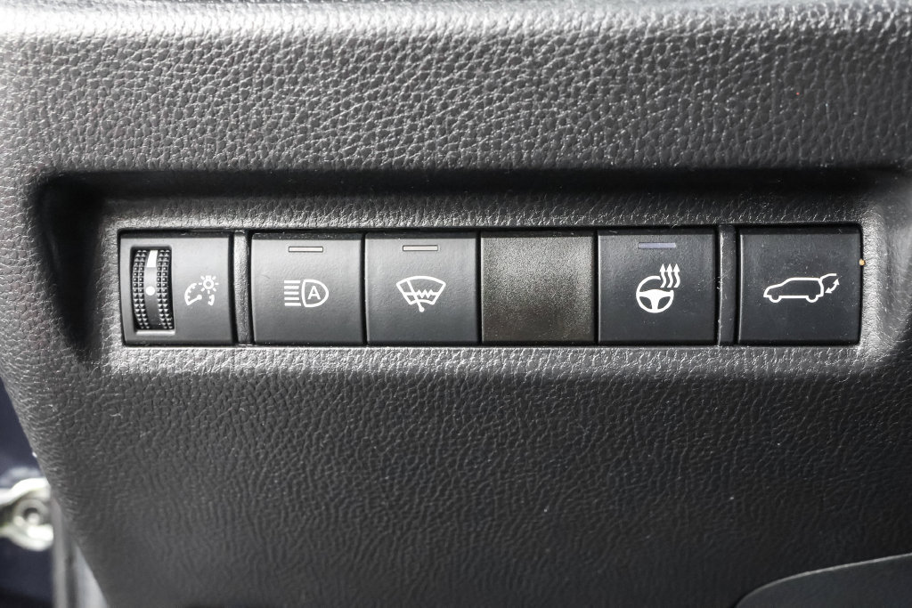 Used 2021 Toyota RAV4 XSE AWD/4WD image 21