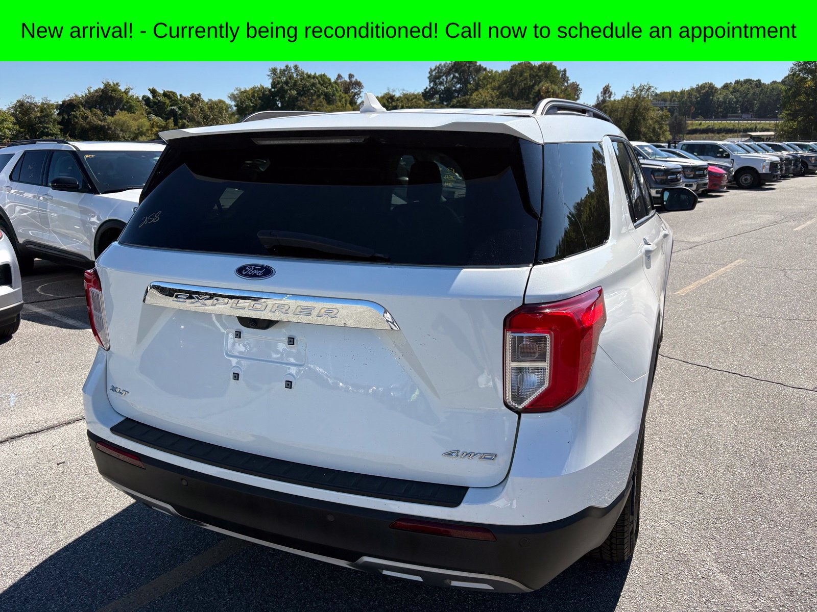 Used 2024 Ford Explorer XLT w/ Equipment Group 202A AWD/4WD image 5