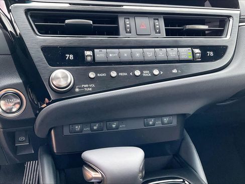 New 2025 Lexus ES 350 image 13