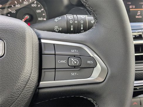 New 2026 Jeep Compass Latitude image 24