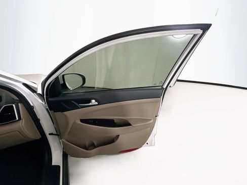 Used 2019 Hyundai Tucson Value FWD image 30