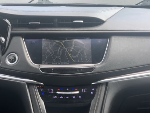 Used 2018 Cadillac XT5 Premium Luxury FWD image 29