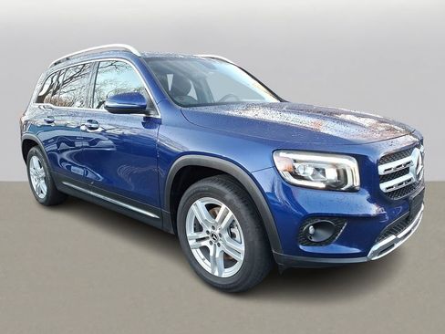 Used 2021 Mercedes-Benz GLB 250 4MATIC image 3