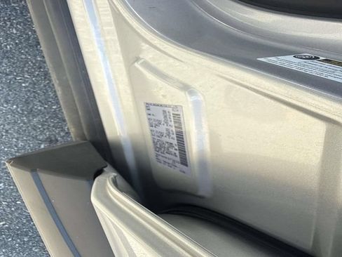 Used 2024 Nissan Rogue S FWD image 17