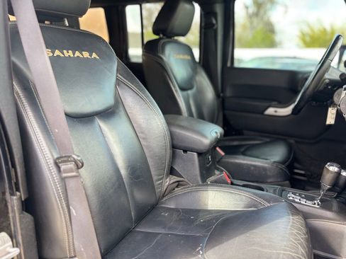 Used 2014 Jeep Wrangler Unlimited Sahara w/ Max Tow Package AWD/4WD image 11